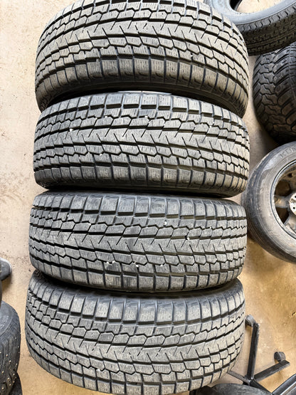 4 pneus d hiver 245/60r18 Yokohama a l état neuf