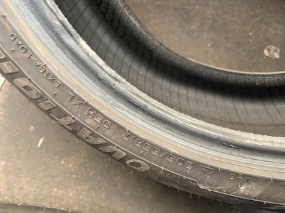 2 pneus d hiver 205/55r17 ovation en bon état