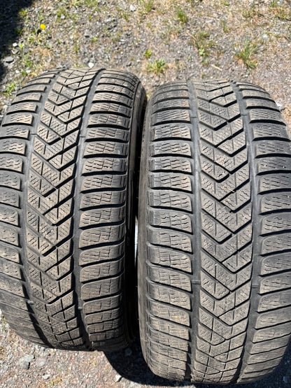 2 pneus d hiver 255/45r19 pirelli en bon etat