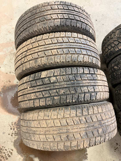 4 pneus d hiver 185/65r14 nitto a l etat neuf