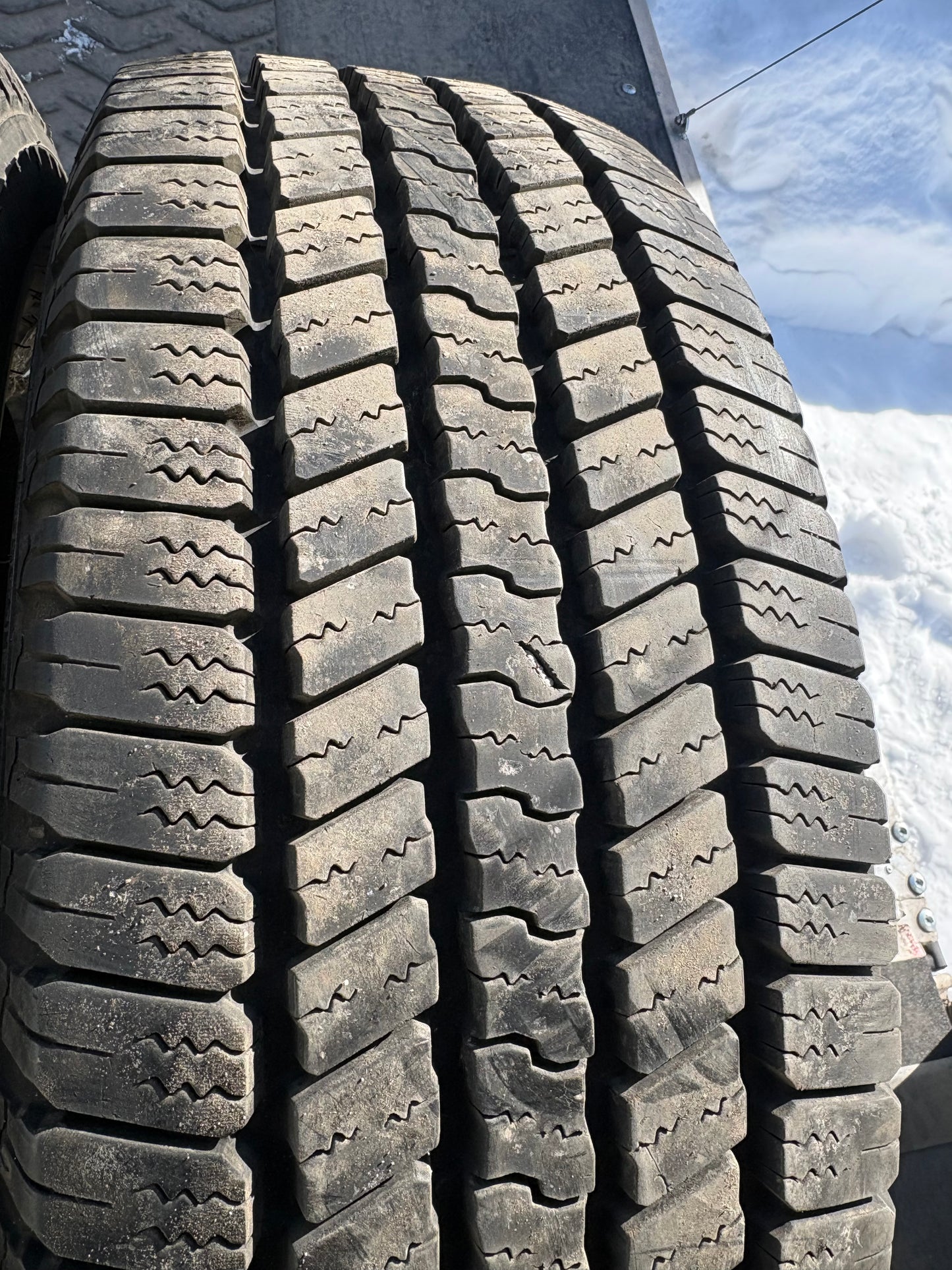 2 pneus d ete neufs lt 265/60r20 good year en liquidation