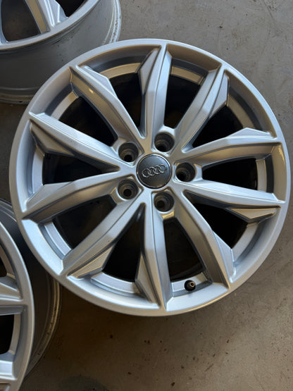 4 mags audi 17 pouces 5x112 a l état neuf