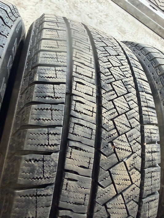 4 pneus d hiver 205/55r17 pirelli a l etat neuf