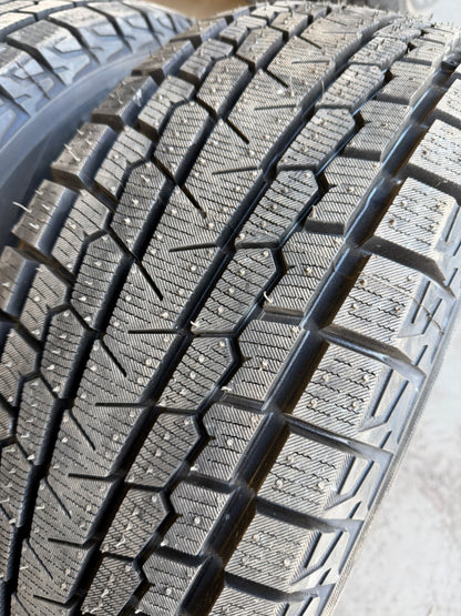 2 pneus d hiver neuf 235/60r18 Yokohama en liquidation