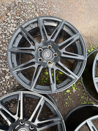 4 mags fast 18 pouces 5x114.3 a l etat neuf ( ideal pour Nissan)