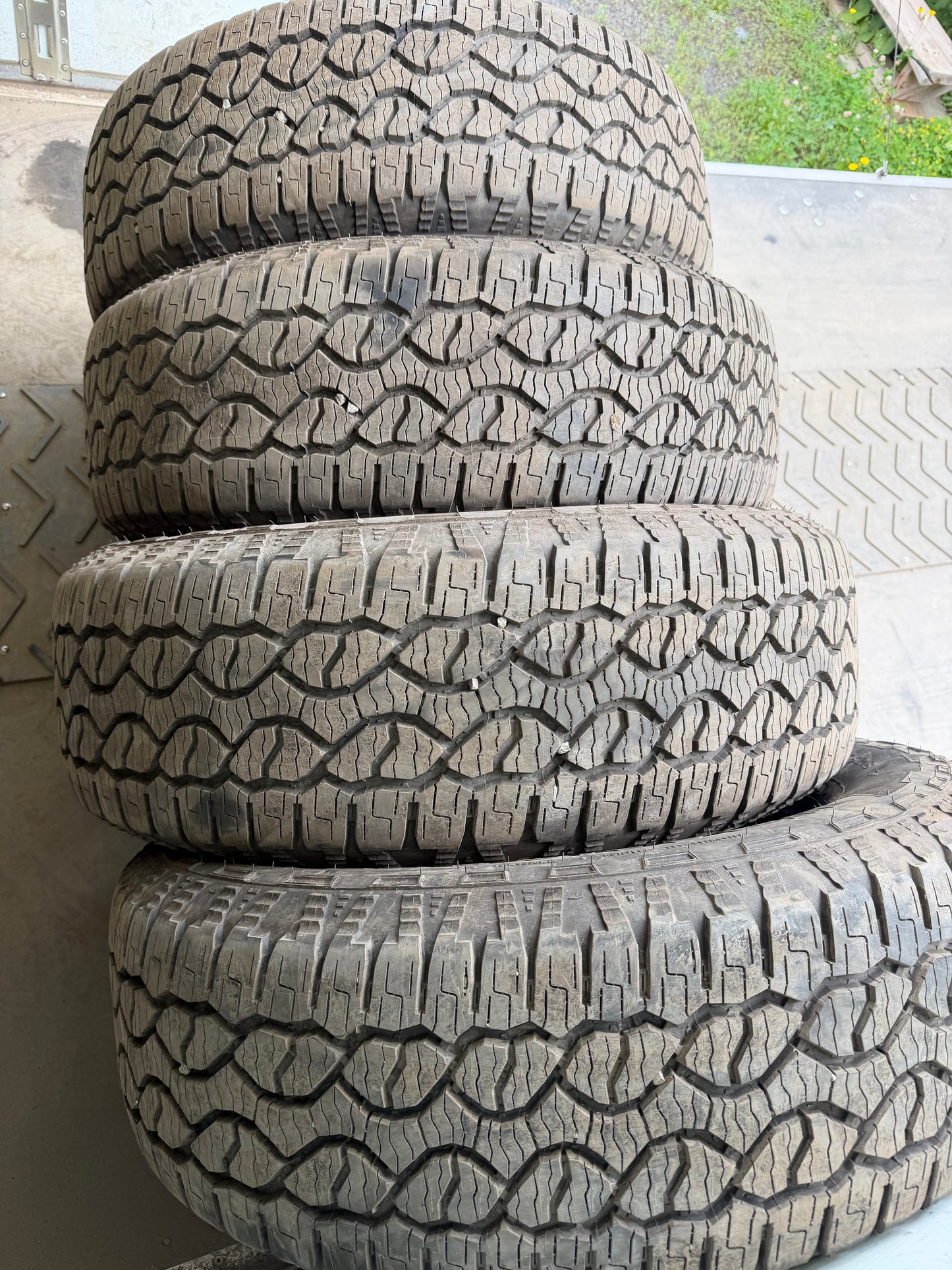 4 pneus d ete neuf 275/65r18 good year en liquidation