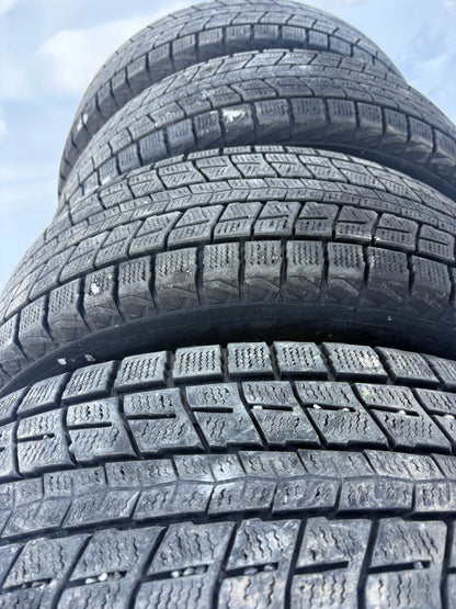 4 pneus d hiver 235/65r17 dunlop en tres bon etat