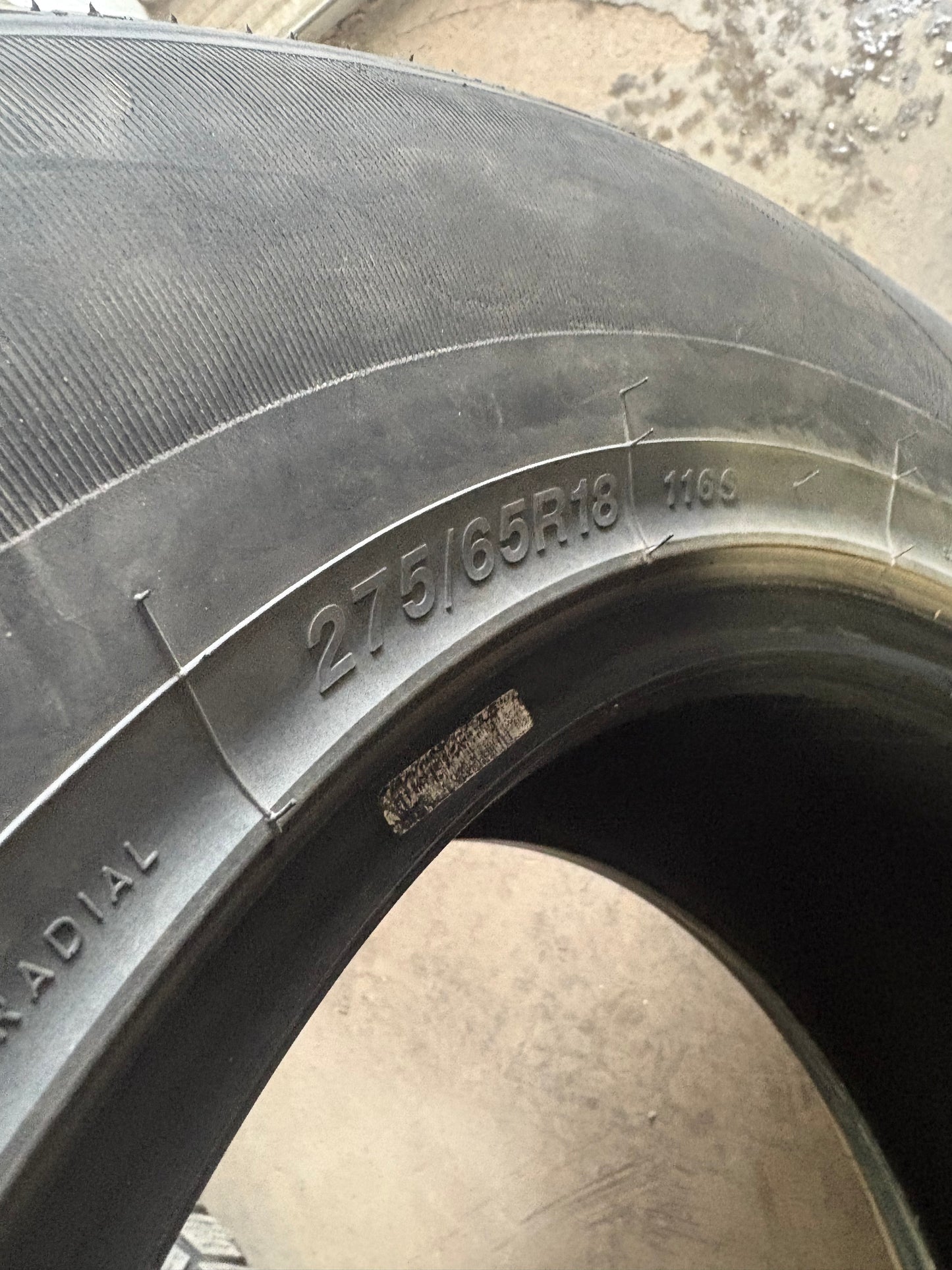 2 pneus d hiver 275/65r18 sailum en bon état