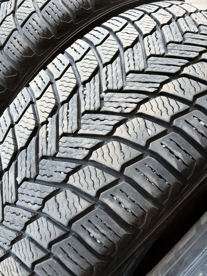 4 pneus d hiver 245/60r18 michelin en bon état