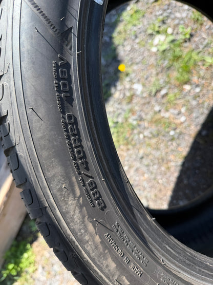2 pneus d hiver 285/40r20 good year