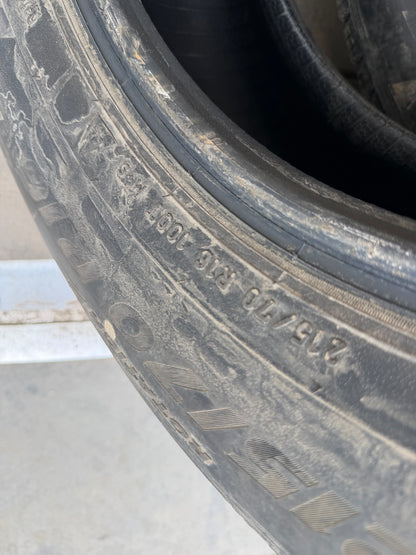 4 pneus d hiver 215/70r16 pirelli en bon etat