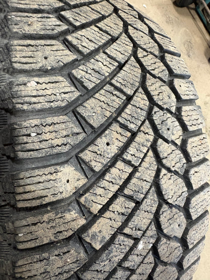 2 pneus d hiver 225/40r18 gislaved a l etat neuf