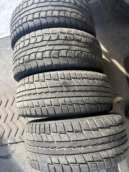 4 pneus d hiver 225/55r16 Dunlop