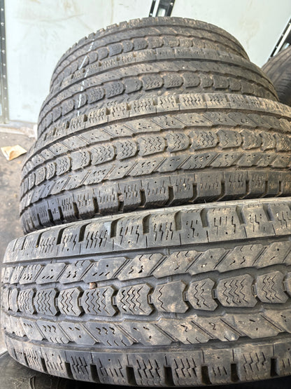4 pneus d hiver lt 225/75r17 firestone 10 plies en bon état
