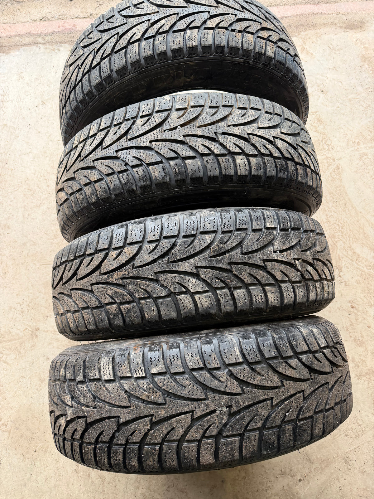 4 pneus d hiver 215/60r17 sailum a l etat neuf