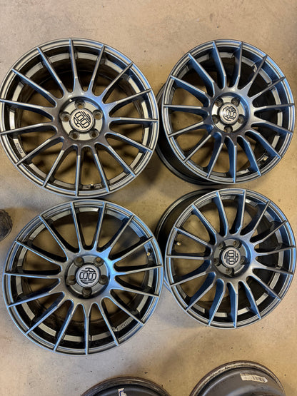 4 mags rssw 17 pouces 5x100 a l état neuf