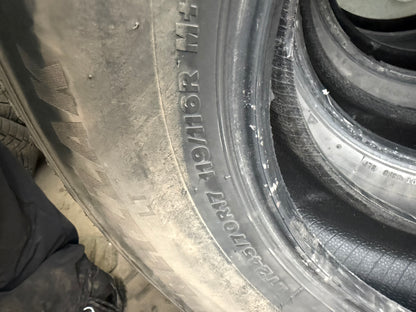 4 pneus d hiver lt 245/70r17 Bridgestone 10 plies