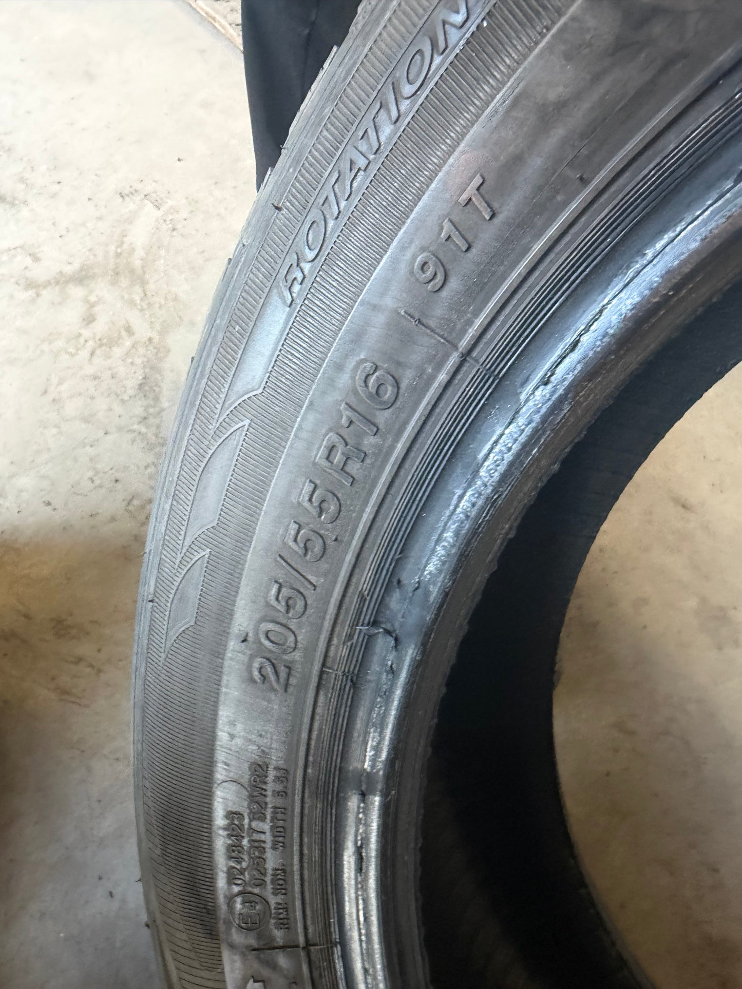 4 pneus d hiver 205/55r16 sailum en bon état