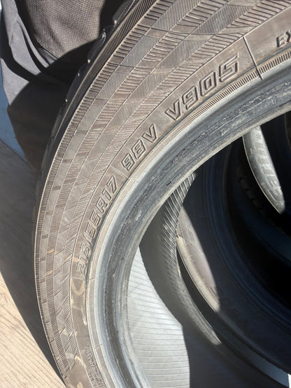 4 pneus d hiver 215/55r17 Yokohama en très bon état