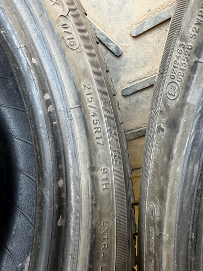 4 pneus d hiver 215/45r17 Michelin en bon etat