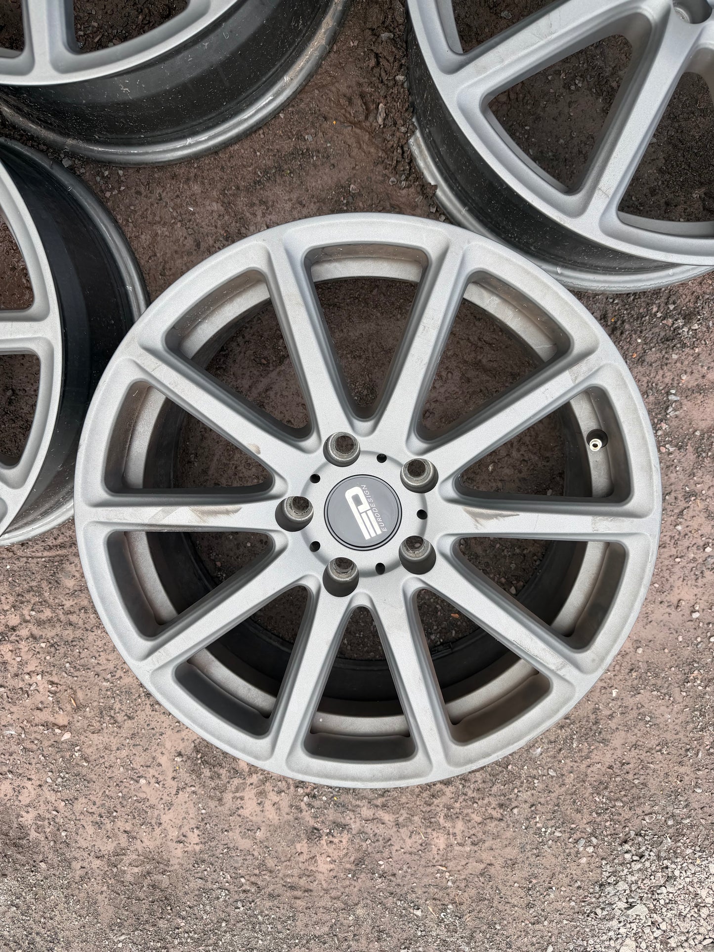 4 mags eurodesign 17 pouces 5x114.3 a l etat neuf
