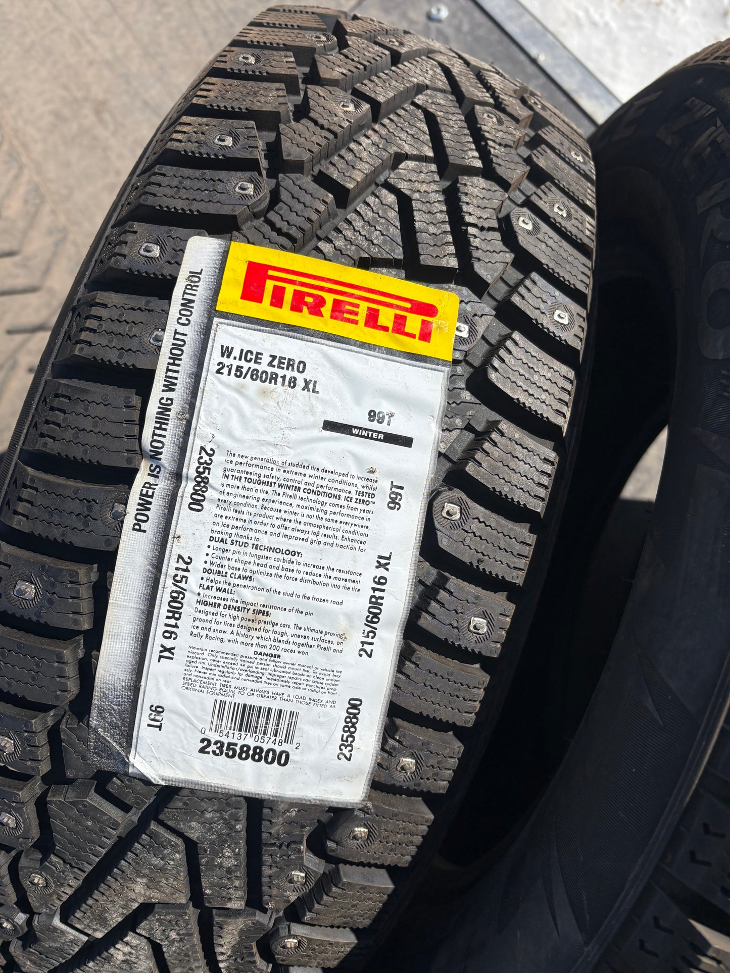 4 pneus d hiver neufs 215/60r16 pirelli a clous en liquidation