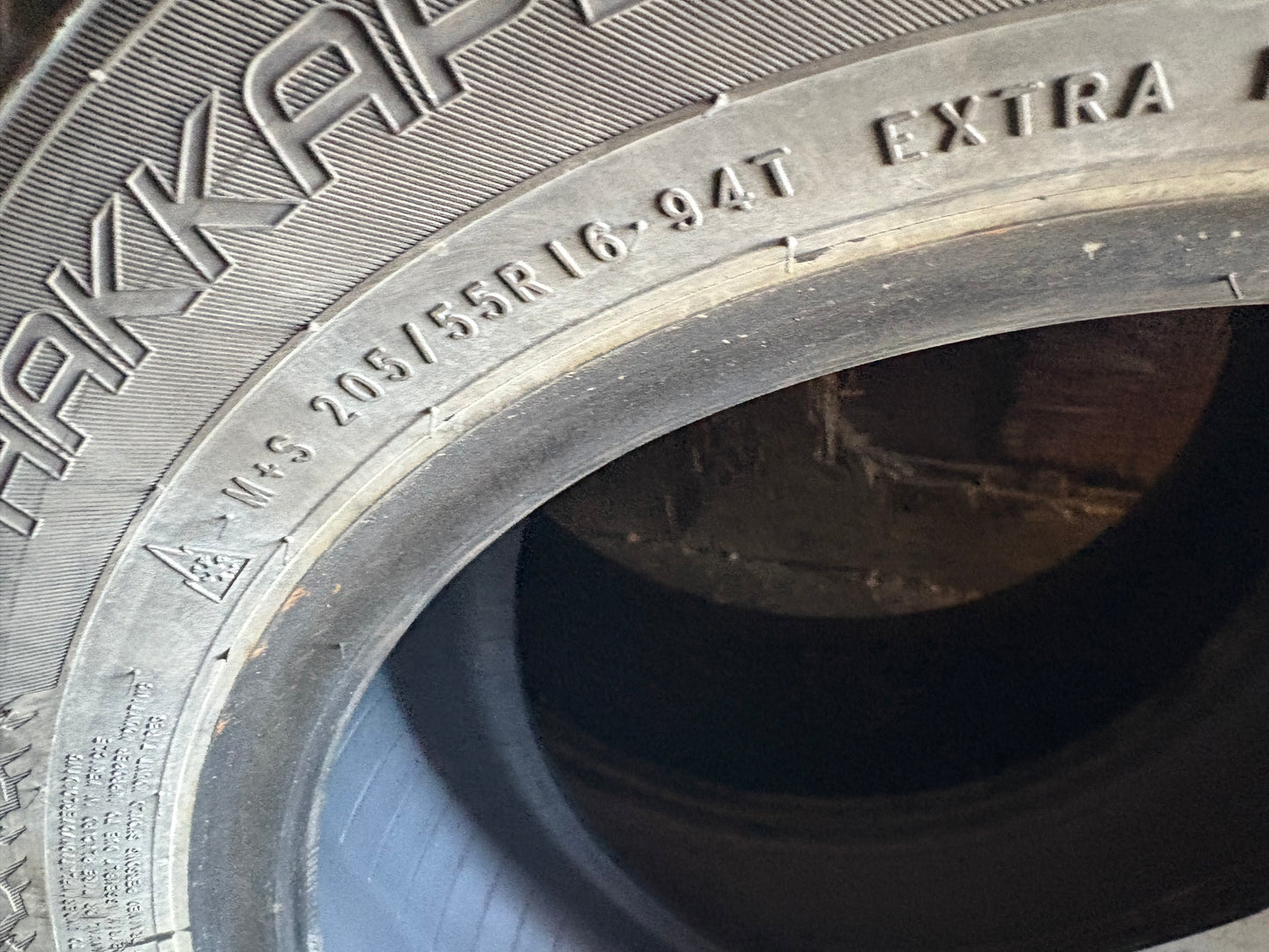 1 pneu d hiver 205/55r16 nokian en bon etat