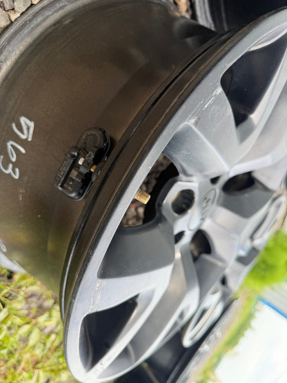 4 mags jeep 17 pouces 5x110 avec valves tpms en très bon état