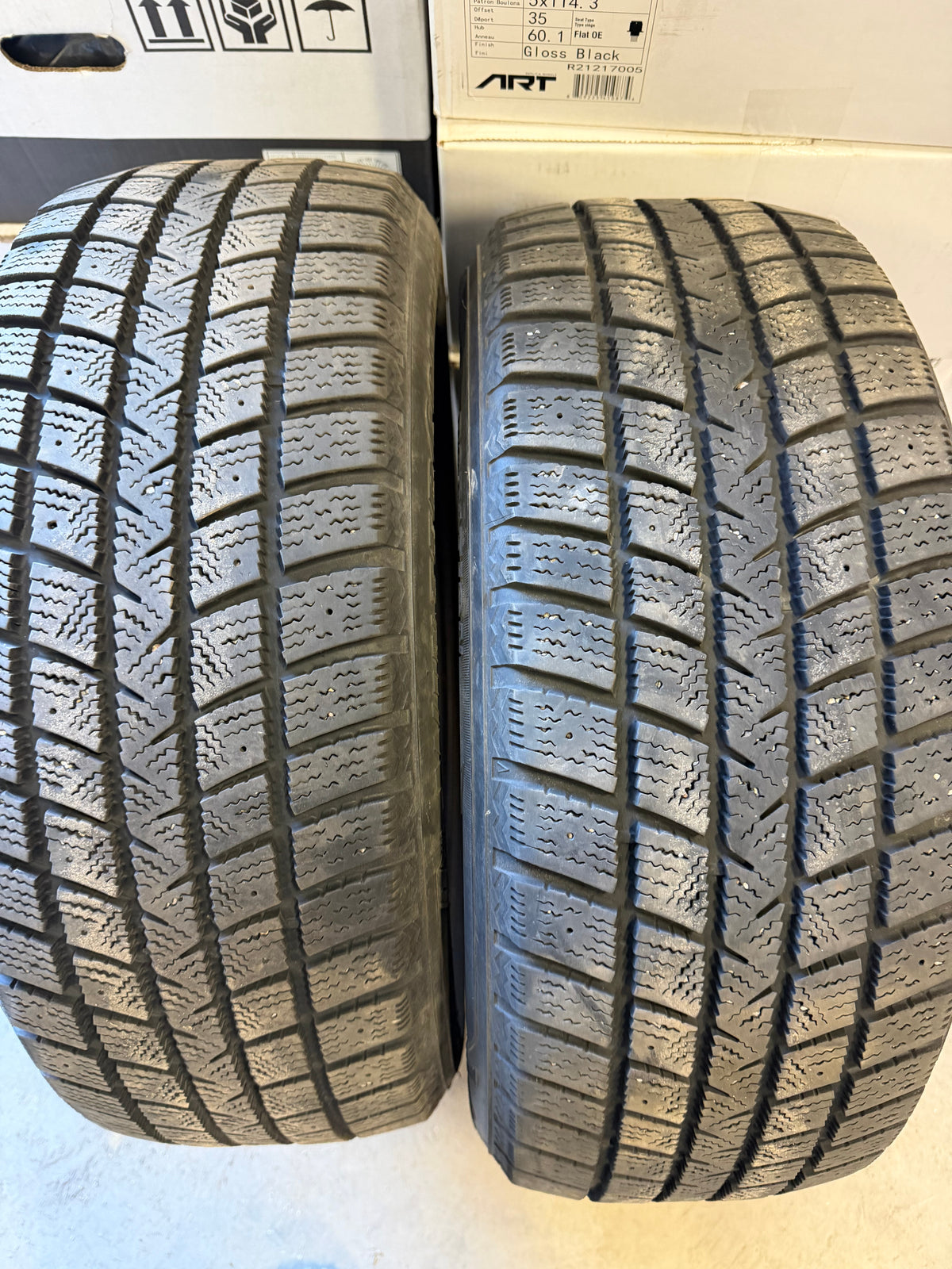 2 pneus d hiver 205/55r16 good year en tres bon état