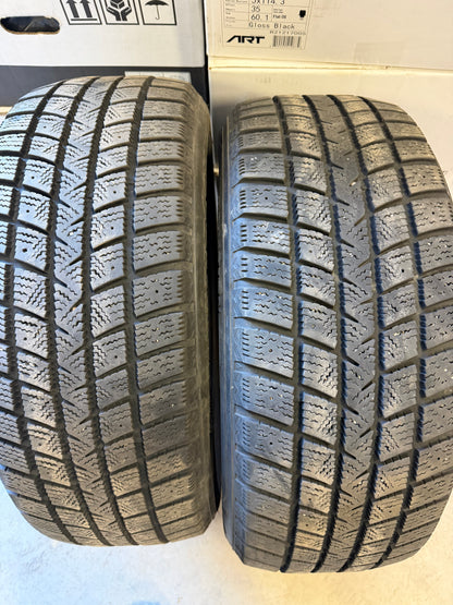 2 pneus d hiver 205/55r16 good year en tres bon état