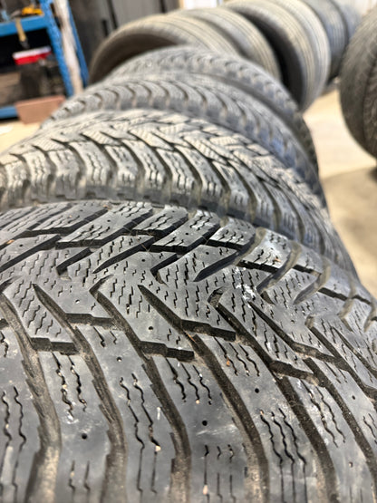 4 pneus d hiver 225/50r17 nokian a l etat neuf