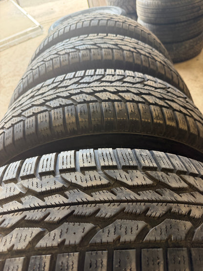 4 pneus d hiver 245/70r17 firestone en tres bon etat