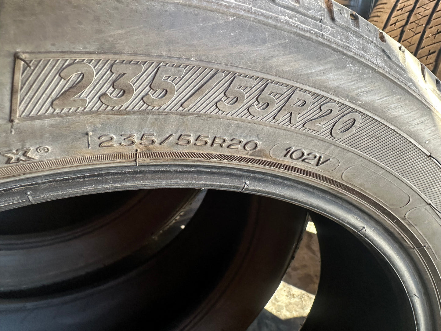 4 pneus d ete 235/55r20 Michelin en bon état