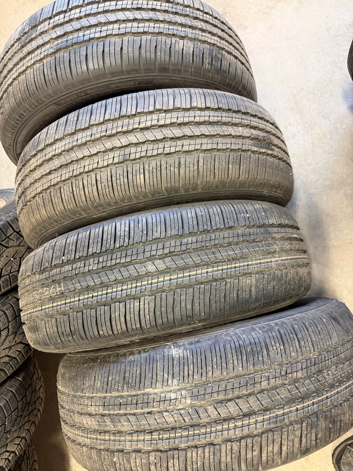 4 pneus d ete neufs 235/60r18 falken en liquidation