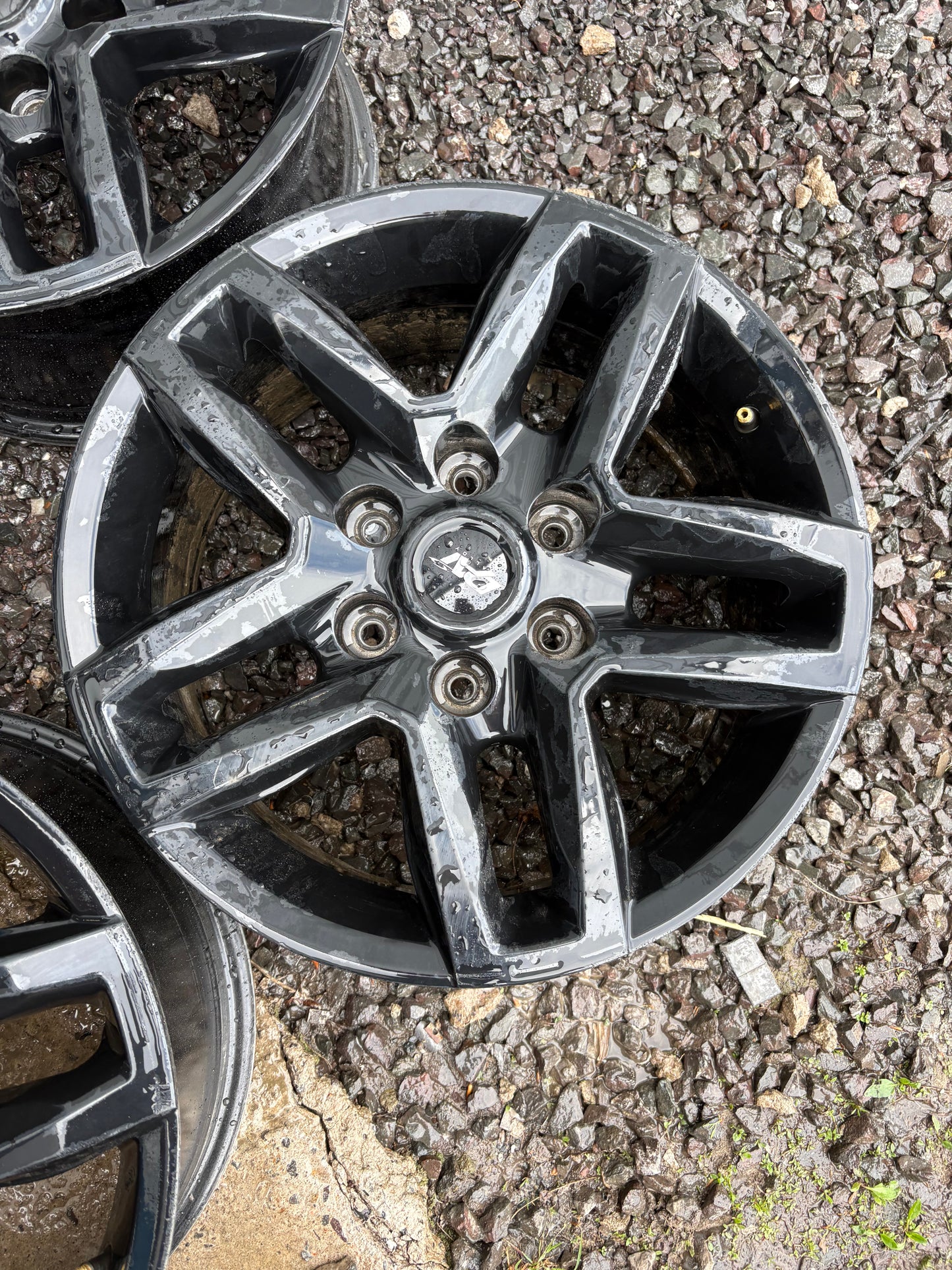 4 mags dai 17 pouces 6x135 a l etat neuf ( ford f-150 )