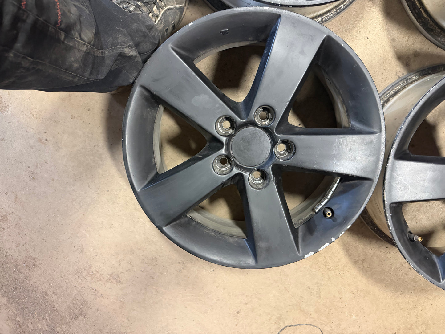 4 mags honda 16 pouces 5x114.3 en bon état