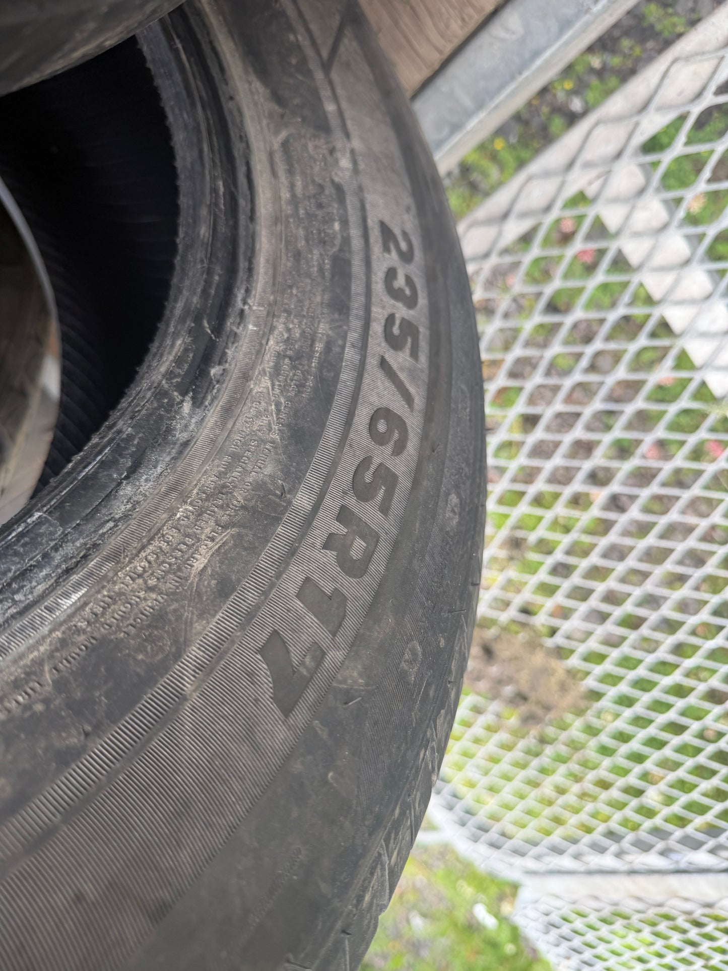 4 pneus d ete 235/65r17 rotalla en bon état