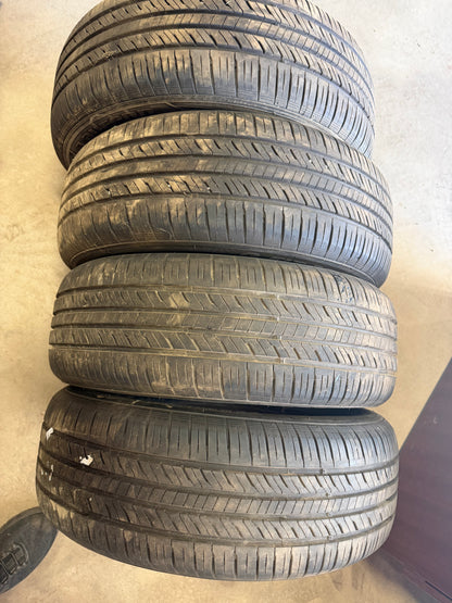 4 pneus d ete 205/60r16 laufenn en tres bon etat