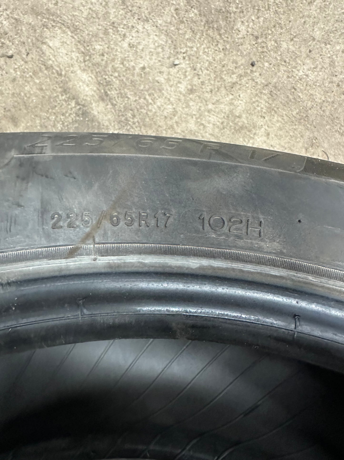 4 pneus d ete 225/65r17 michelin en bon état