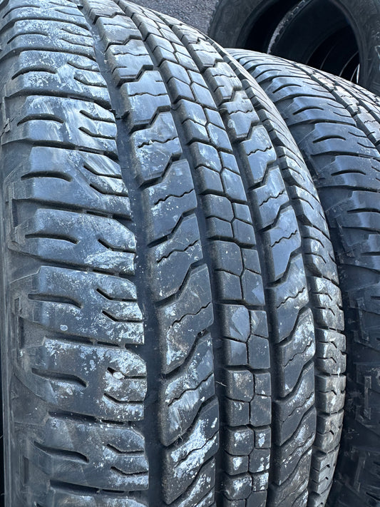 4 pneus d ete 255/65r17 good year en très bon état