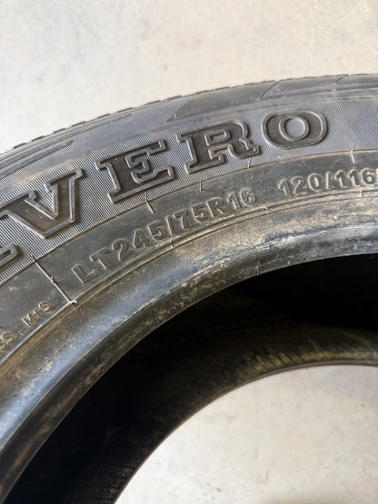 1 pneu d ete lt 245/75r16 gt radial 10 plies en tres bon état