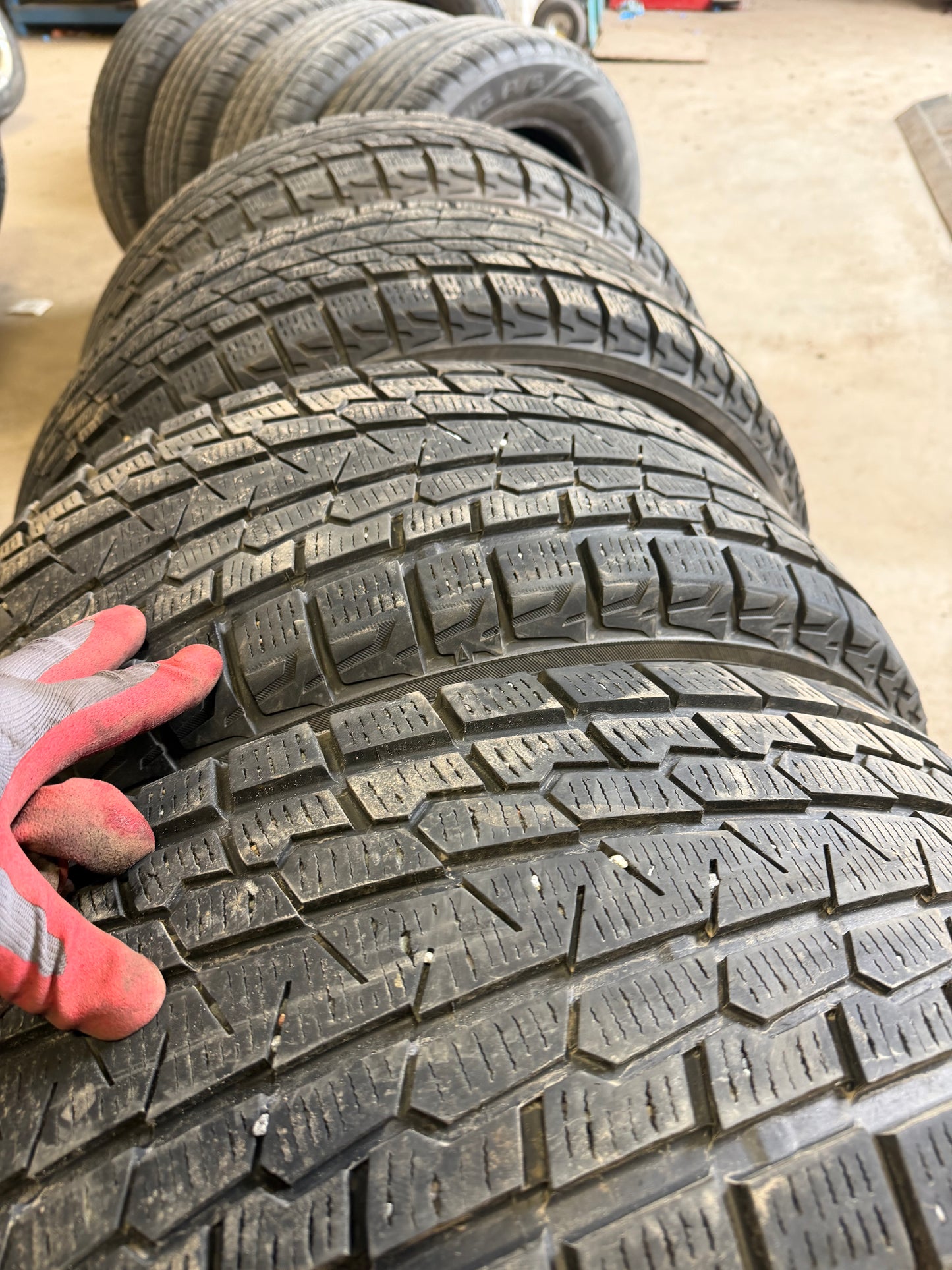 4 pneus d hiver 245/50r20 Yokohama en tres bon etat