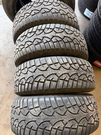 4 pneus d hiver 215/60r16 point s en bon état