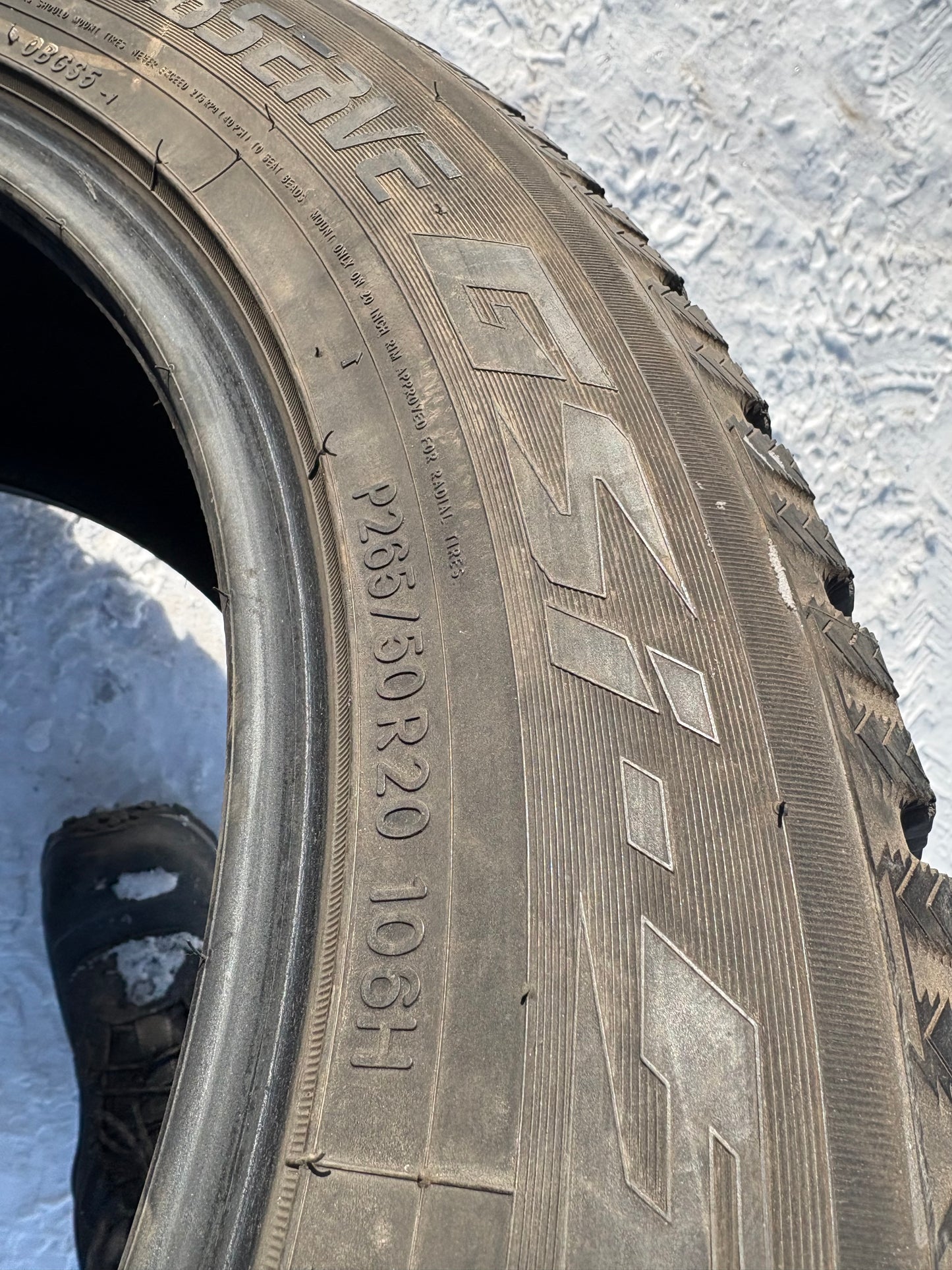 2 pneus d hiver 265/50r20 toyo en bon état