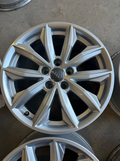 4 mags audi 17 pouces 5x112 a l état neuf