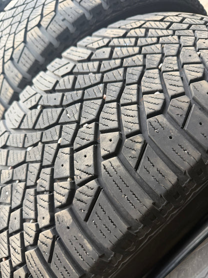 4 pneus d hiver 255/55r19 continental en bon état