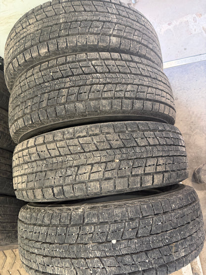 4 pneus d hiver neufs 235/65r17 dunlop en liquidation