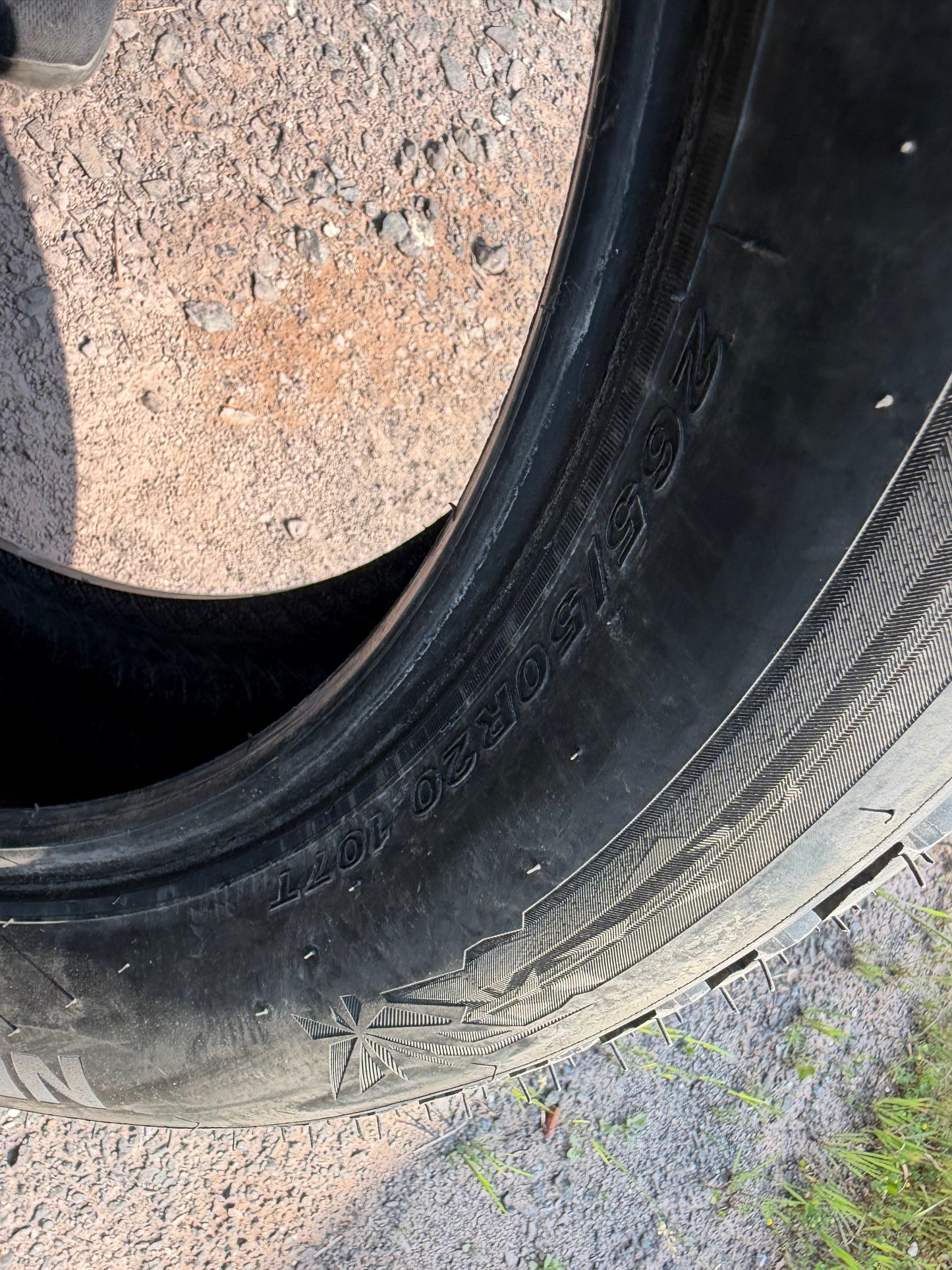 4 pneus d hiver 265/50r20 nexen a l état neuf