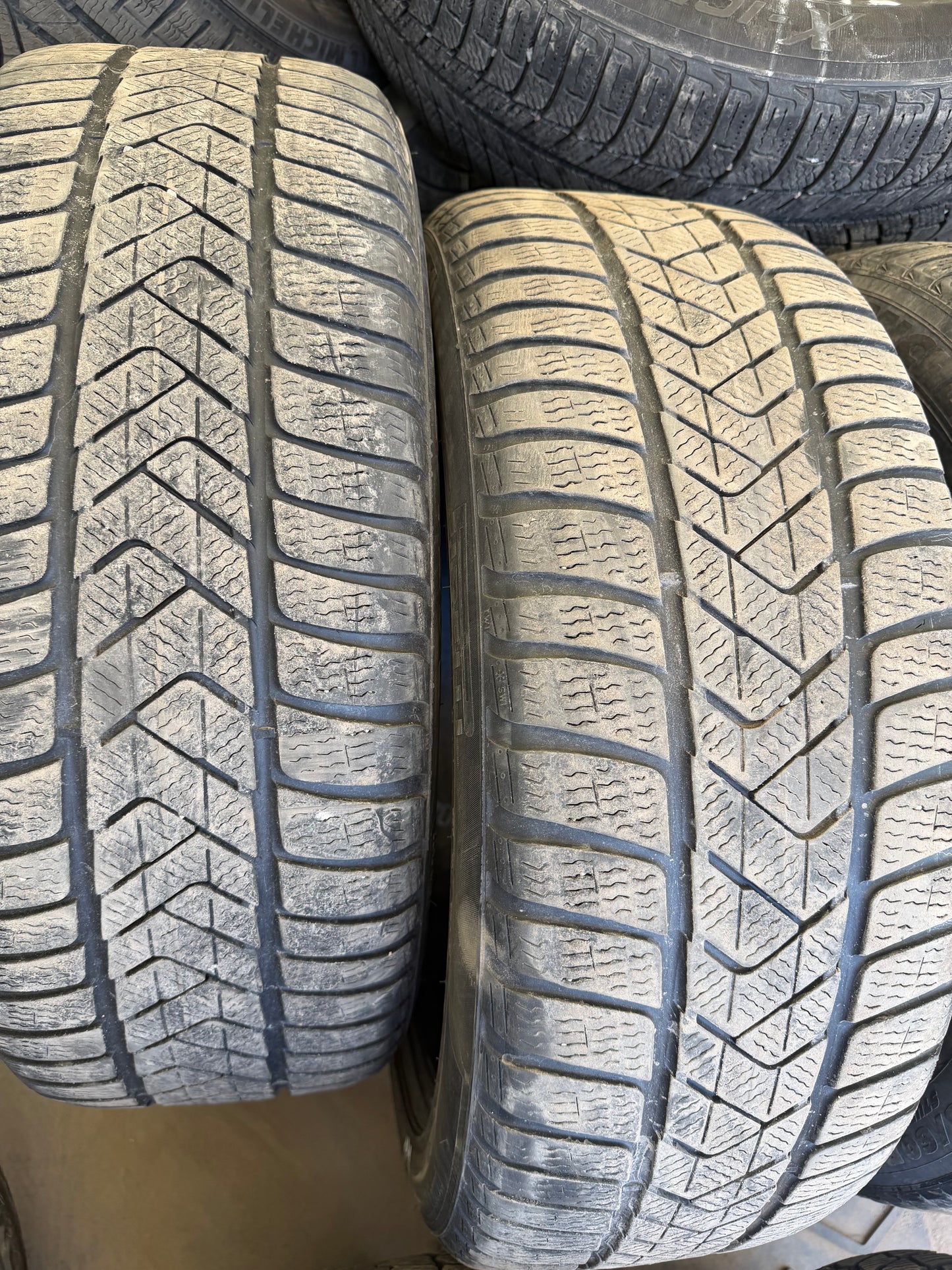 2 pneus d hiver 245/45r20 pirelli