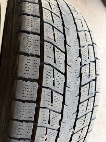 4 pneus d hiver 245/65r17 dunlop en bon état